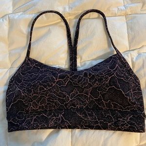Lululemon sports bra (Flow Y Bra Nulu)